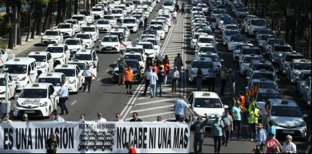 La larga batalla legal de los taxistas contra las 8.500 licencias que Madrid concede a Cabify