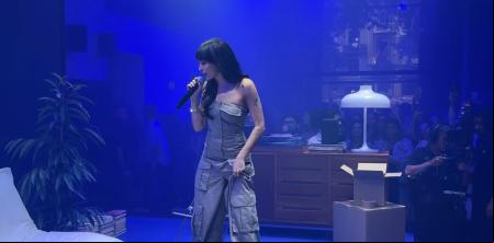 Aitana regala un emocionante 'Listening Party' a sus fans de Barcelona