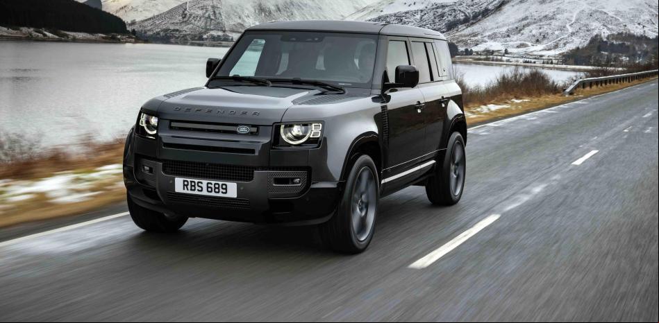 Land Rover lanza el Defender más potente y rápido de su historia
