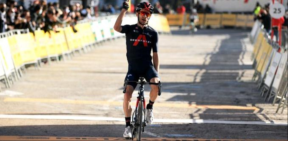 Adam Yates toma el mando de la Volta en Vallter