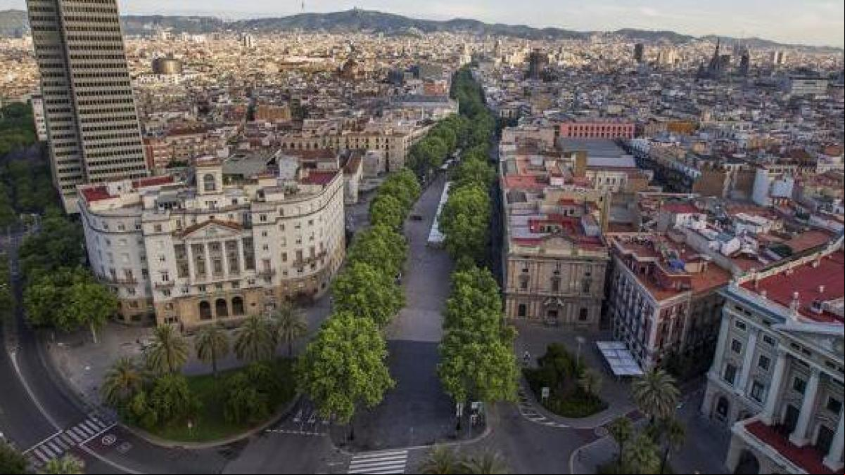 Amics de la Rambla añade tres rutas a su próxima edición de visitas guiadas para redescubrir el paseo