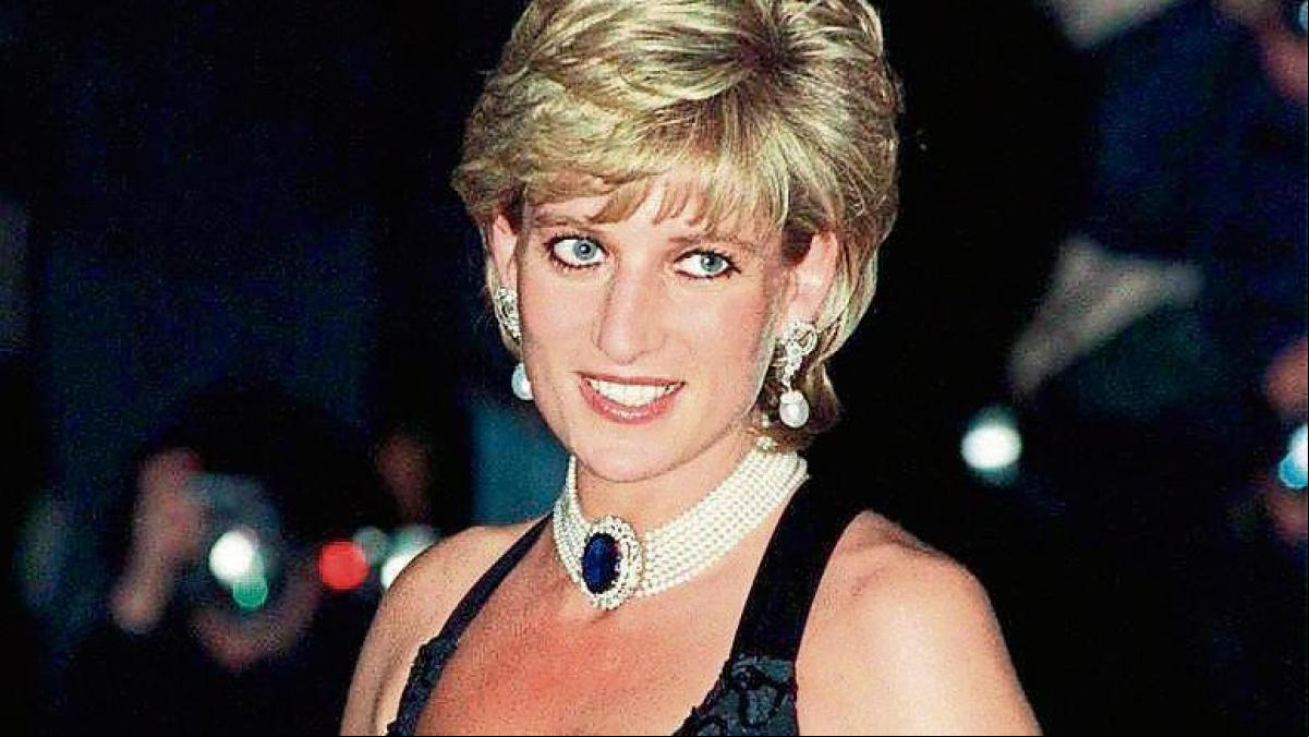 Sale a subasta una extraña joya de Lady Di