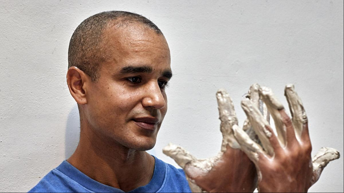 Eric Landon, Tortus, lecciones a cámara lenta del ceramista que enamora al mundo con sus manos