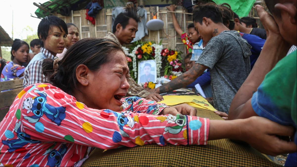 Violencia y pobreza marcan el primer aniversario del golpe de Estado en Birmania