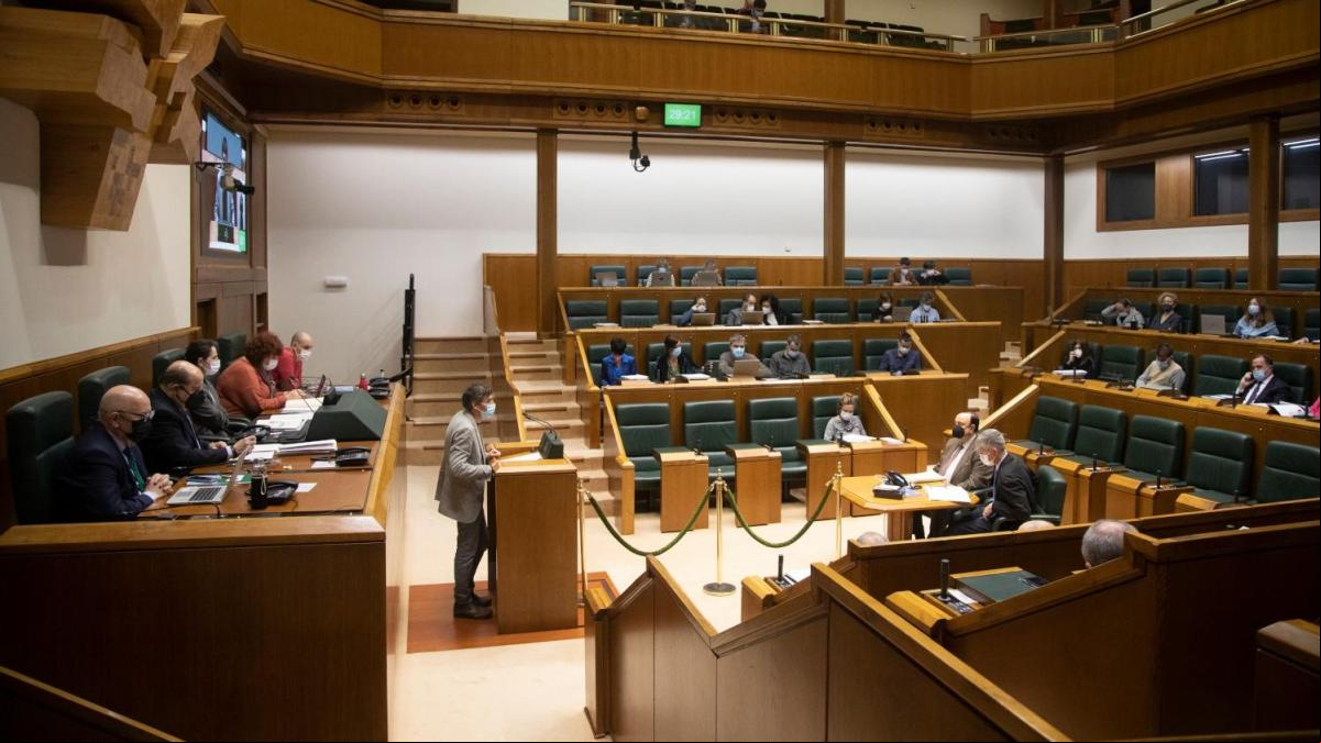 Los 75 diputados del Parlamento vasco: media de 50 años y una mayoría de mujeres