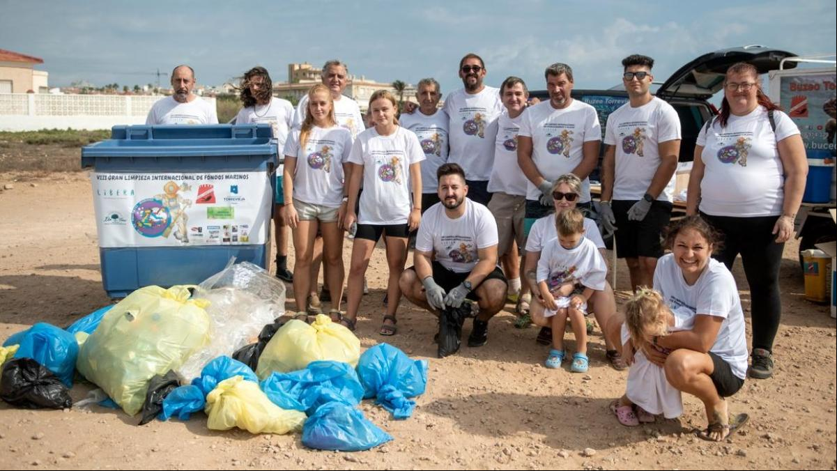 Séptima edición de la iniciativa de retirada de basuraleza 1m2 por las playas y los mares