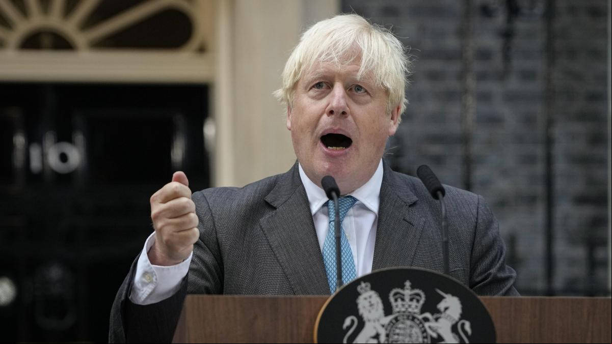Boris Johnson mueve sus piezas en busca de un regreso triunfal al trono