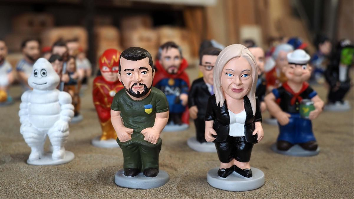 Lewandowski, Benzema, Meloni, Feijóo o Lady Gaga se suman a la familia de los caganers
