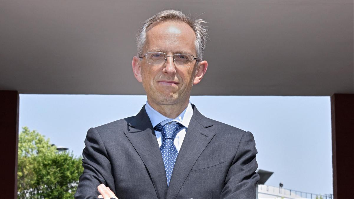 Suplantan con IA la voz del CEO de Ferrari: esta simple pregunta neutralizó a los ciberdelincuentes