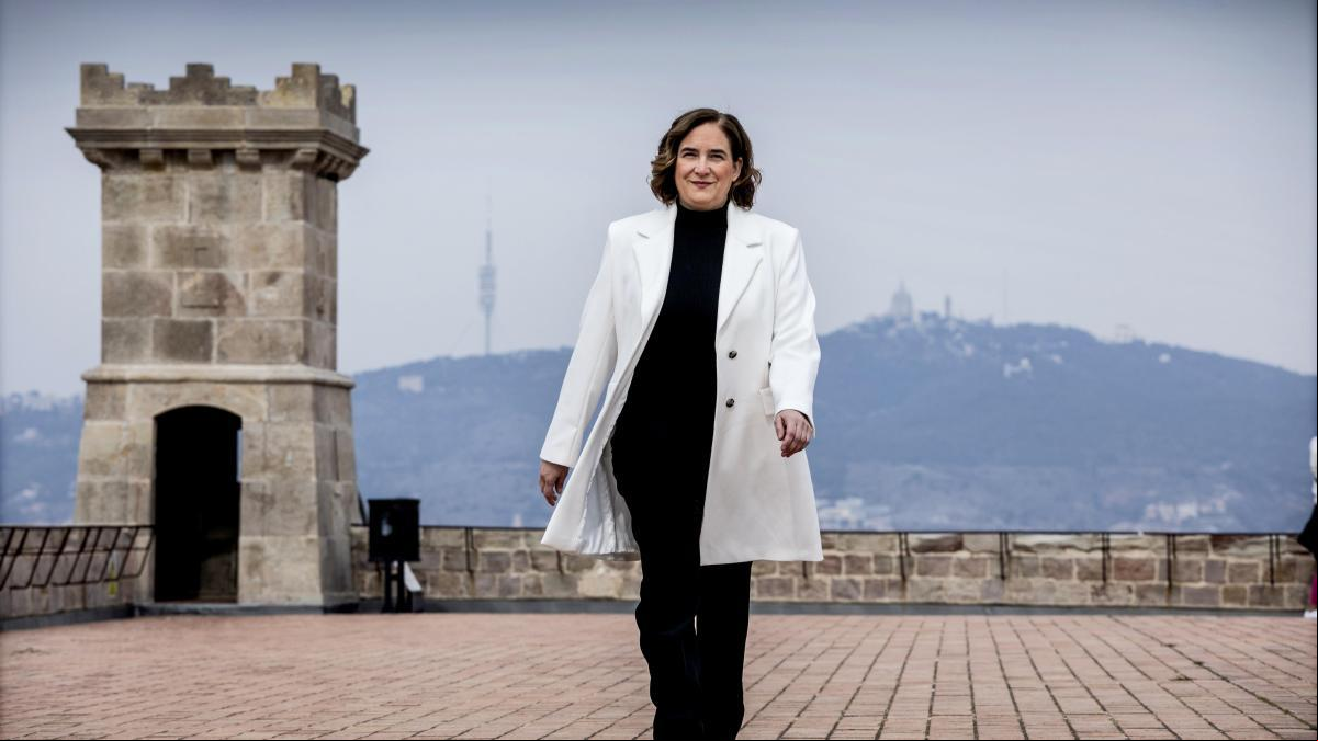 Ada Colau: “¿PSC y ERC qué quieren? Están abiertos a pactar con Trias”