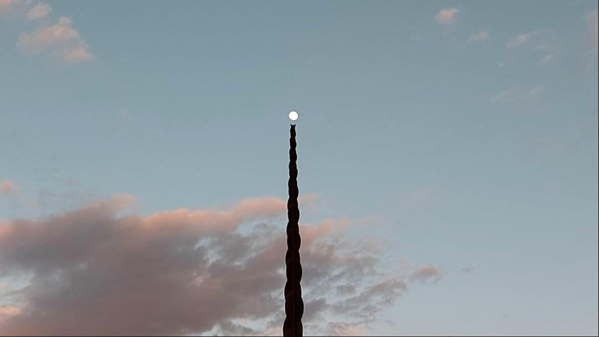 La luna de la mujer trabajadora