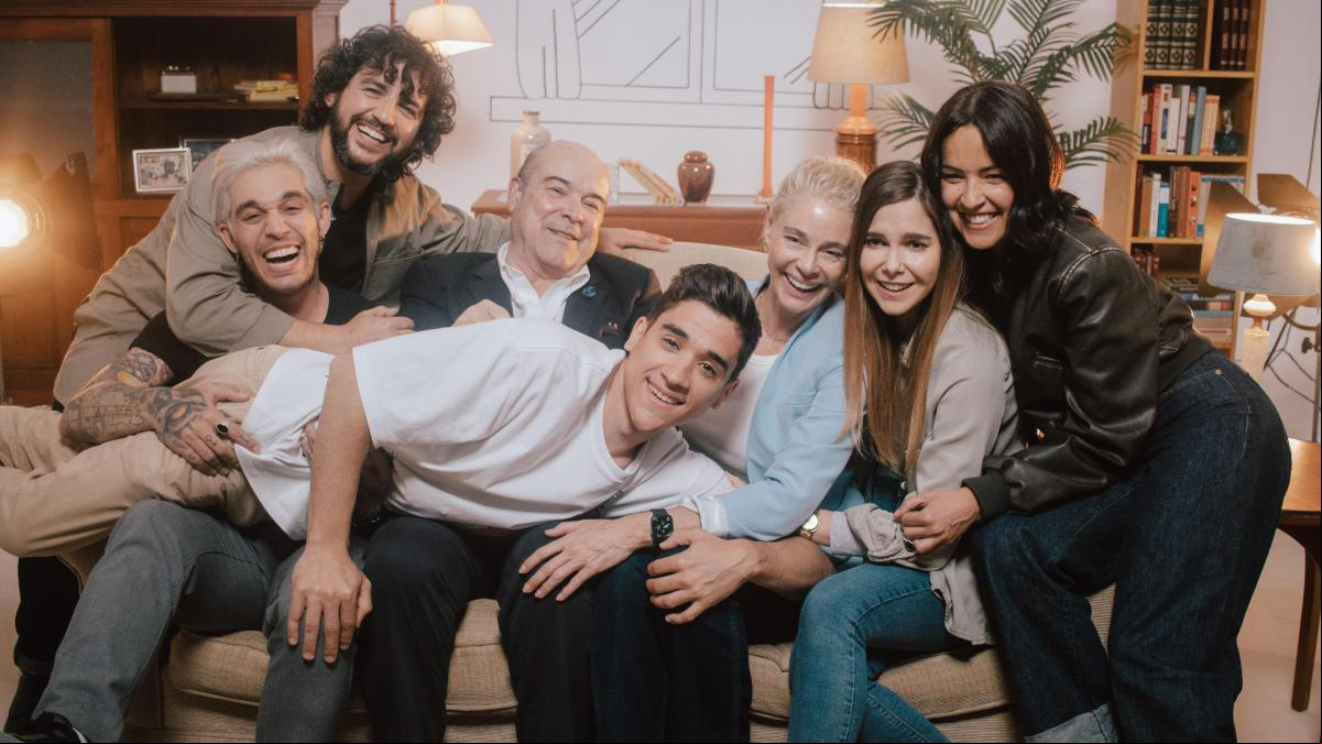 Los Serrano se reúnen: así ha sido su emotivo encuentro 20 años después