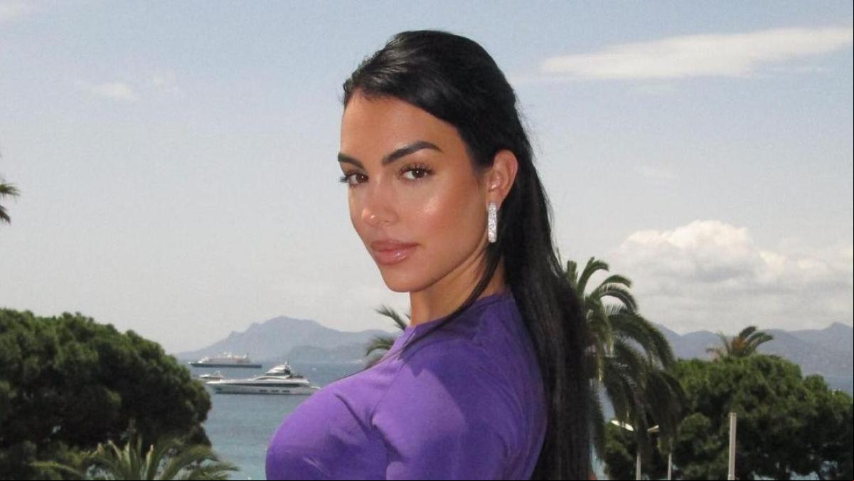 Georgina Rodríguez sorprende con un look informal para la graduación de su hermana
