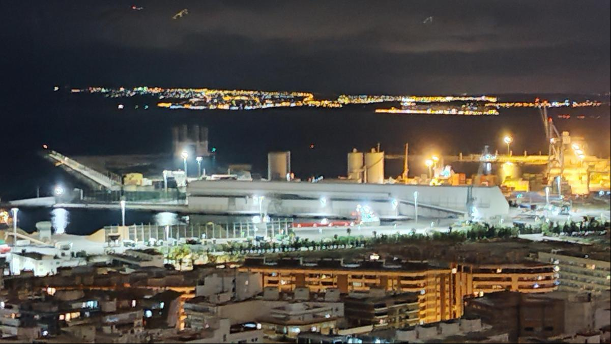 Alicante deniega la licencia de obra a los macrodepósitos de combustible del puerto