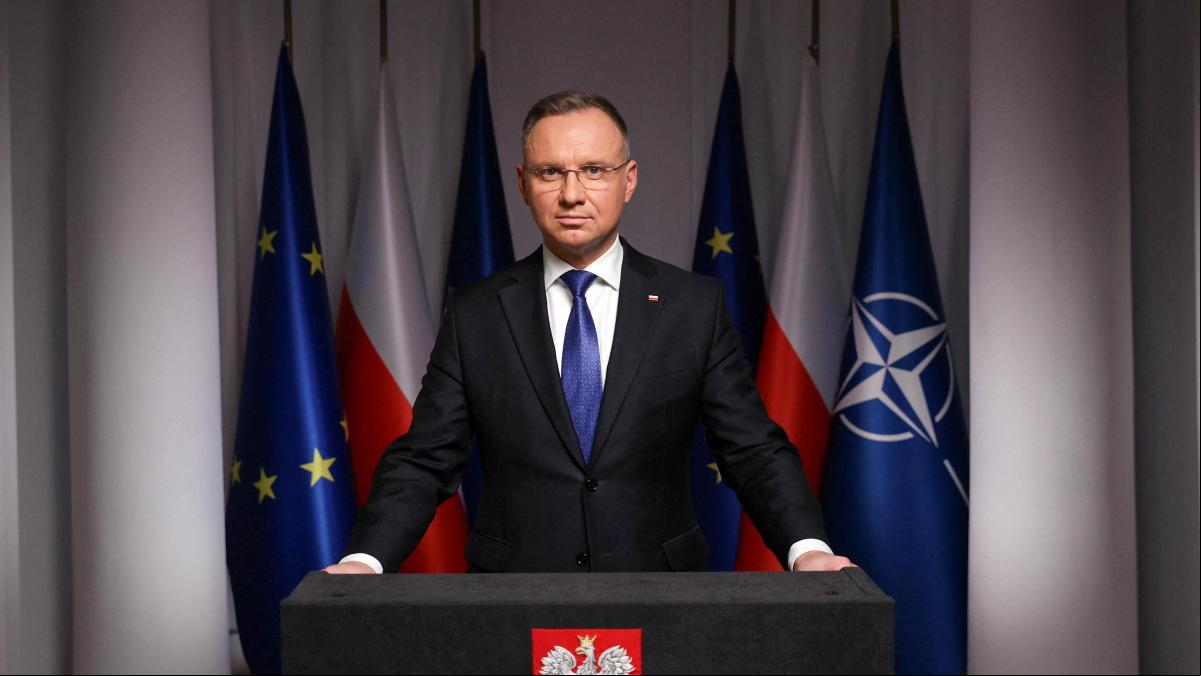 El presidente de Polonia encarga formar gobierno al ultraconservador Morawiecki pese a no tener mayoría
