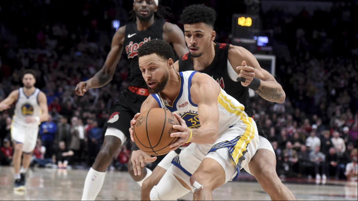 Los Warriors sobreviven contra los Blazers a pesar del cero en triples de Stephen Curry