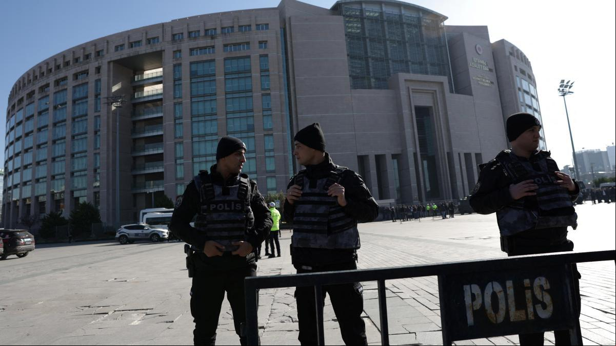 Un atentado contra unos tribunales en Estambul deja un muerto y cinco heridos