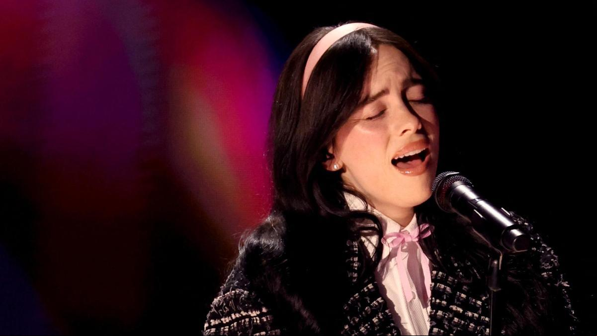 Billie Eilish sufre el impacto de un objeto en la cara en su último concierto