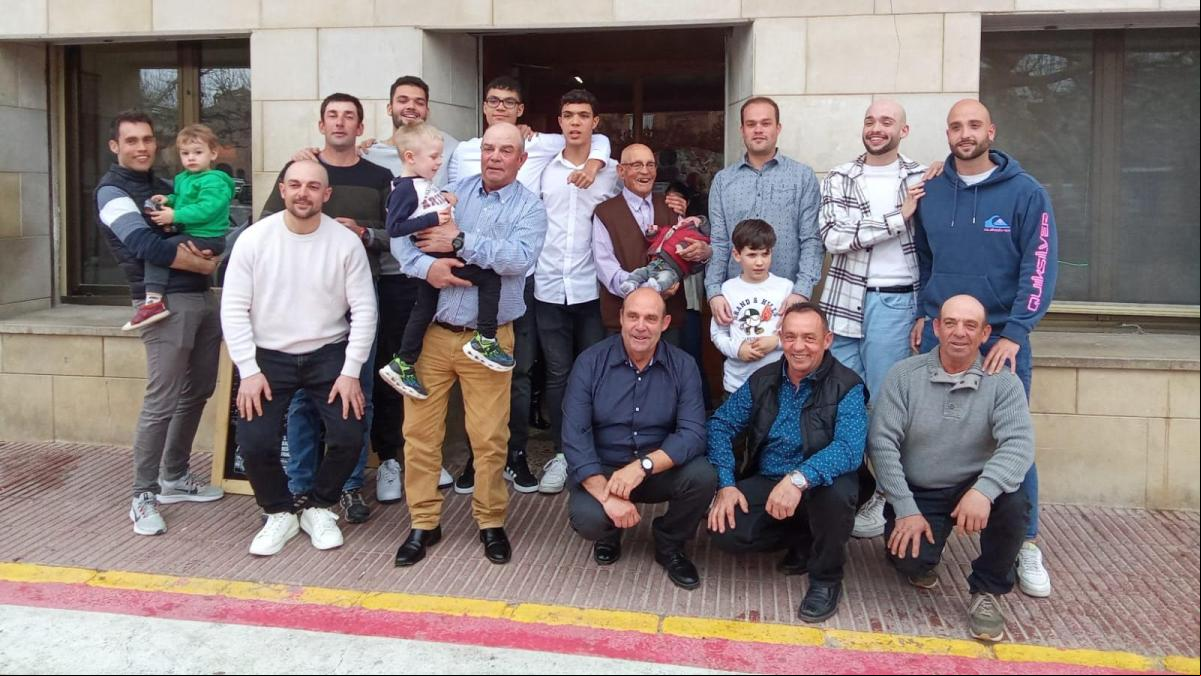 Una casa de hombres: tres generaciones sin nacer niñas en la familia