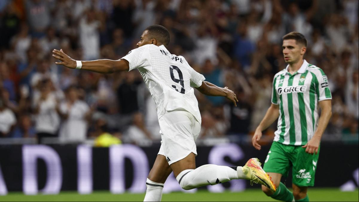 El Real Madrid gana al Betis con el primer doblete de Mbappé