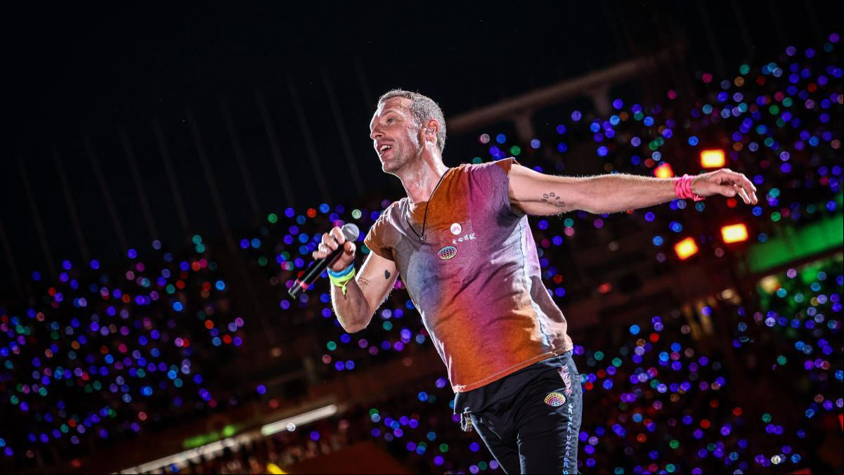 La caída de Chris Martin durante un concierto de Coldplay en Australia