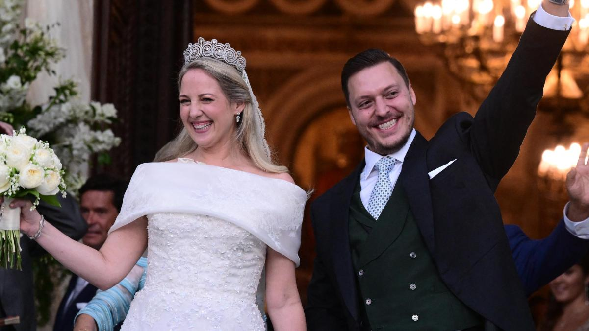 Más de 500.000 cristales de Swarovski: los detalles de los tres vestidos de novia de Teodora de Grecia
