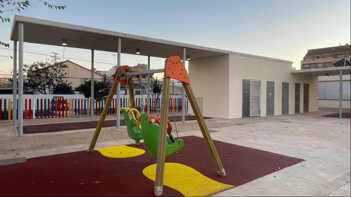 Año nuevo en los colegios inundados: reabre el último de València, otros siguen en obras
