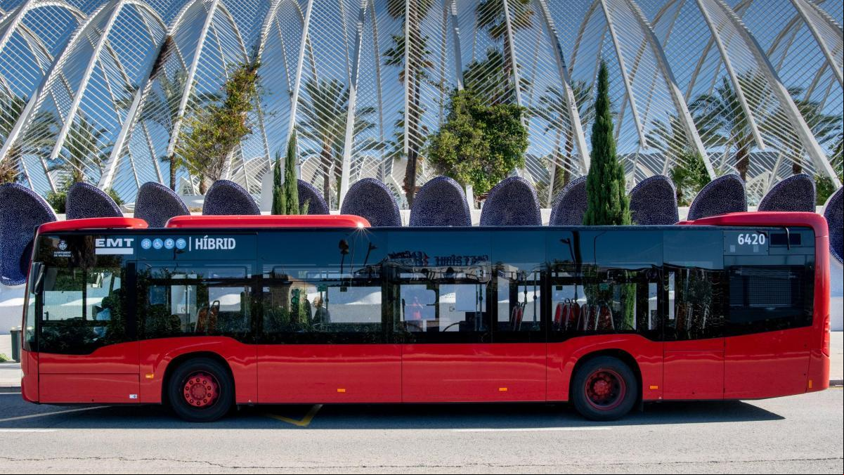 Un conductor de la EMT de València evita una agresión sexual a una menor de 15 años Un conductor de la EMT de València evita una agresión sexual a una menor de 15 años