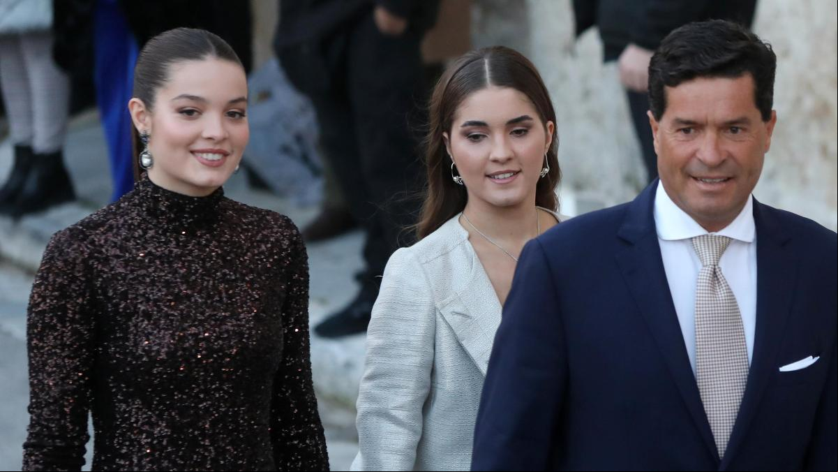 Los dos vestidos de 8 euros de Zara que brillaron en la boda de Nicolás de Grecia y Chrysi Vardinogiannis