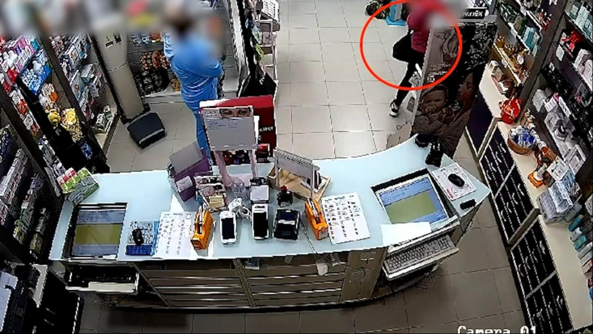 Detenidas tres mujeres que robaban cosméticos en farmacias de varios pueblos de Madrid