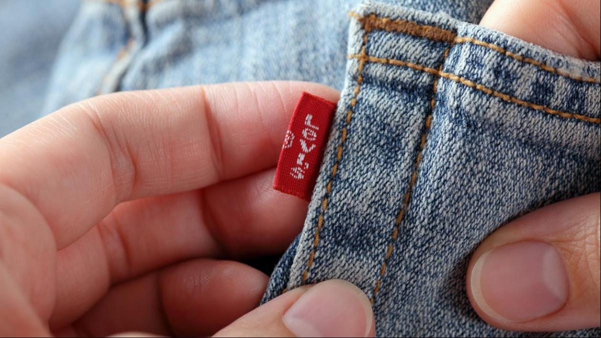 Levis liquida sus pantalones para que tú puedas tener esos vaqueros que tanto quieres al mejor precio Levis liquida sus pantalones para que tú puedas tener esos vaqueros que tanto quieres al mejor precio