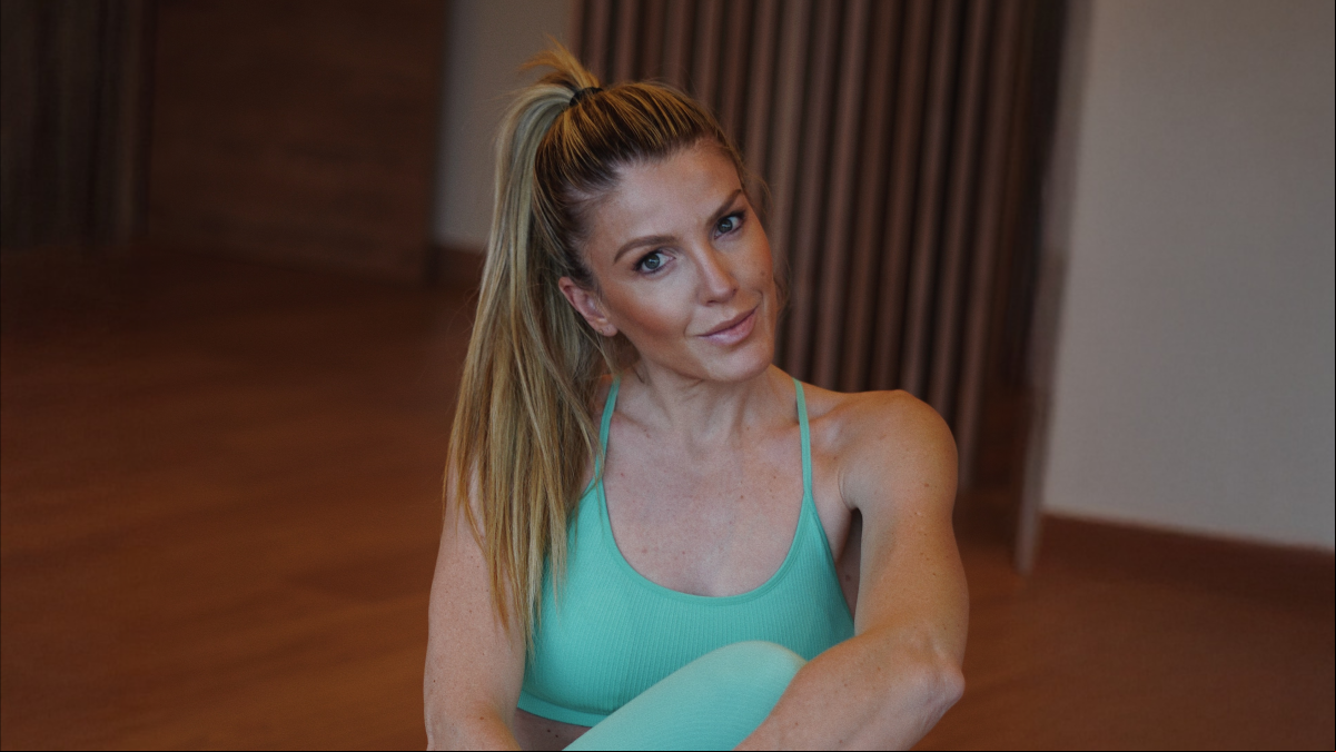Crys Dyaz, entrenadora personal y fisioterapeuta: “A partir de los 50 años no basta con cardio, el entrenamiento de fuerza es esencial para mantener la salud, la autonomía y una buena calidad de vida”