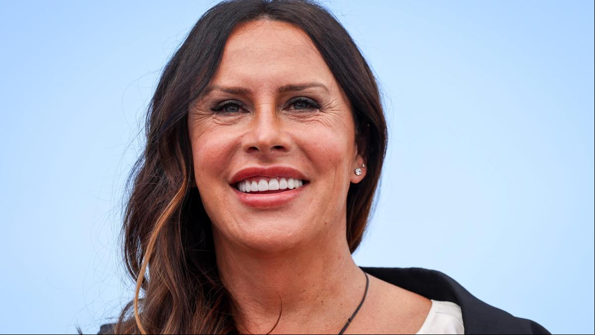 Karla Sofía Gascón preocupa a sus seguidores con una fotografía desde el hospital: La razón por la que no fui a la Met Gala