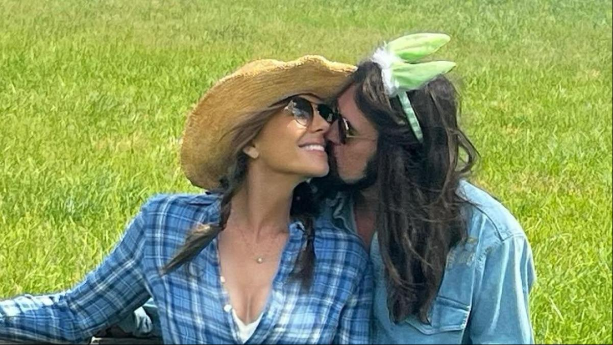 Elizabeth Hurley y Billy Ray Cyrus, romance sorpresa