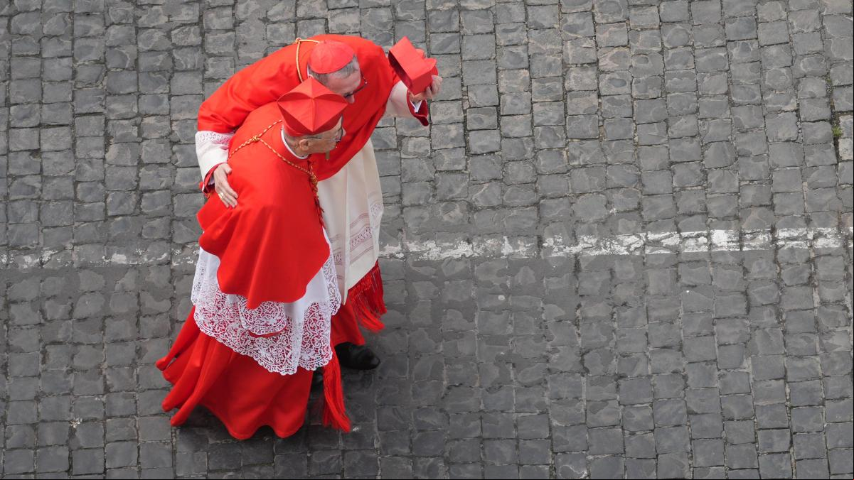 Primeros pasos hacia el cónclave más internacional e impredecible que elegirá al nuevo Papa