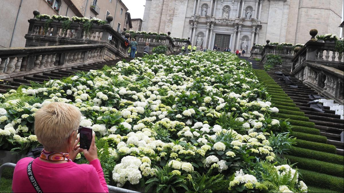 La exposición Temps de Flors de Girona amplía el horario y su radio de acción con 146 montajes