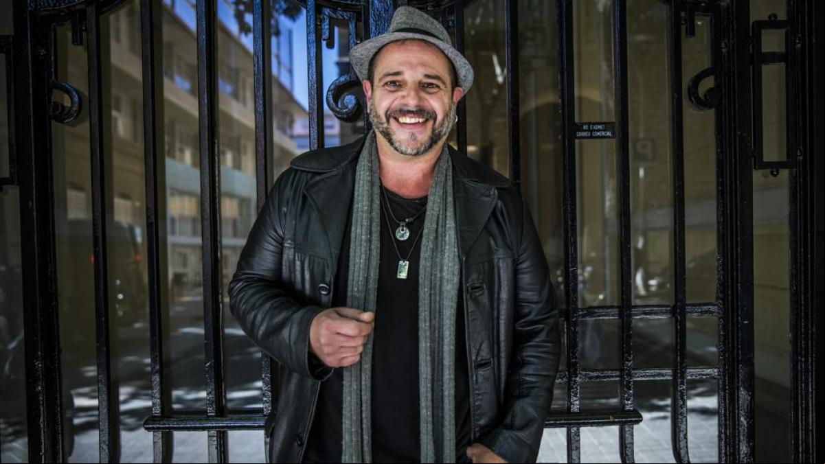 El actor Roger Pera se sincera sobre su infierno con las drogas: “Mi padre no entendía nada”