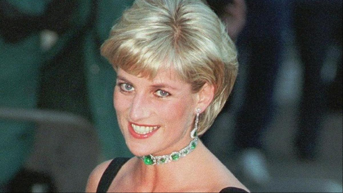 Sale a subasta uno de los vestidos más icónicos de Lady Di