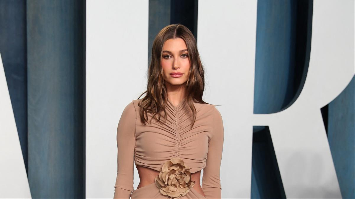 Hailey Baldwin reaparece deslumbrante en los Oscar tras sufrir un ictus a los 25 años