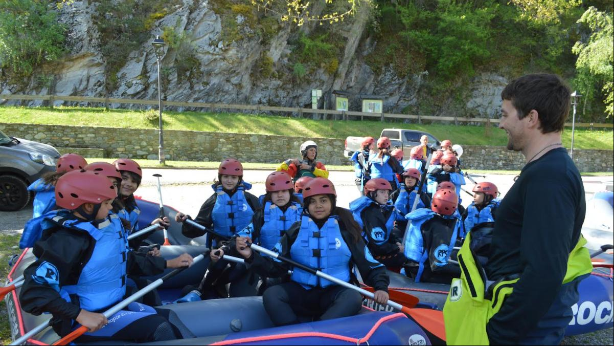 Rafting por amor: los deportes de aventura agrandan los pueblos del Pirineo