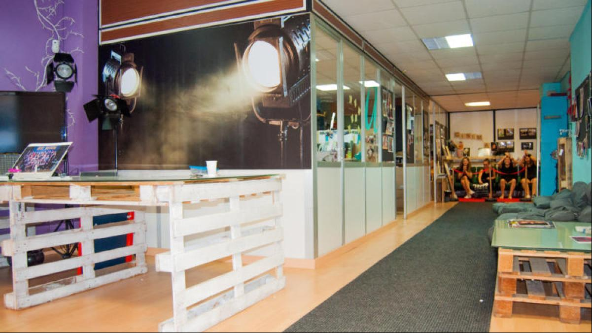 Los Mossos investigan un profesor de teatro musical de Reus por abusos sexuales a 22 chicas