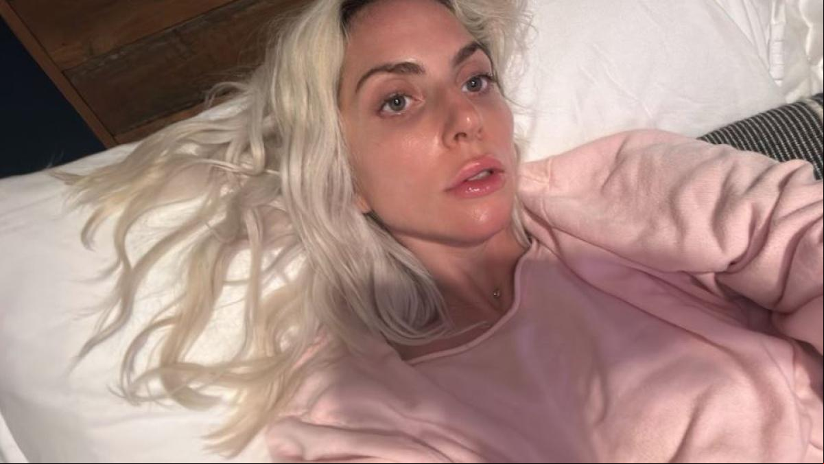 Lady Gaga se marca una selfie sin filtros ni maquillaje