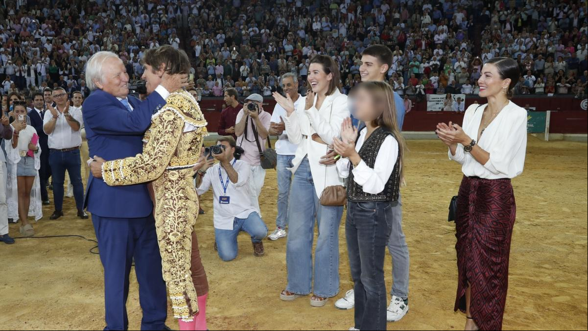 La emoción de Manuel Díaz El Cordobés junto a su familia en su adiós a 30 años en los ruedos