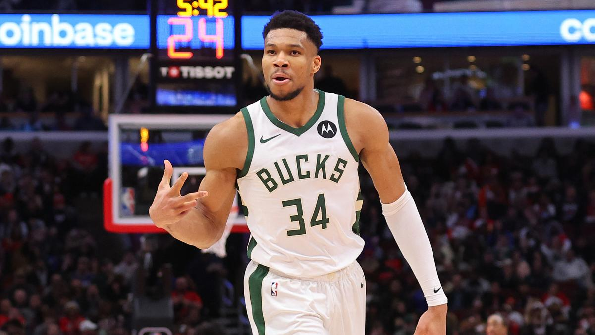 Antetokounmpo arrasa a los Chicago Bulls e iguala un récord de Chamberlain