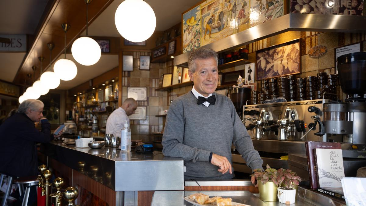 El bar de Sarrià más famoso por sus bocadillos y tortillas cumple 50 años