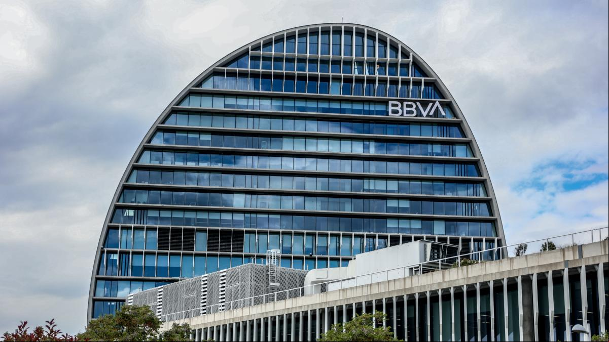 BBVA se moviliza para convencer a 258 accionistas clave en la junta de la opa