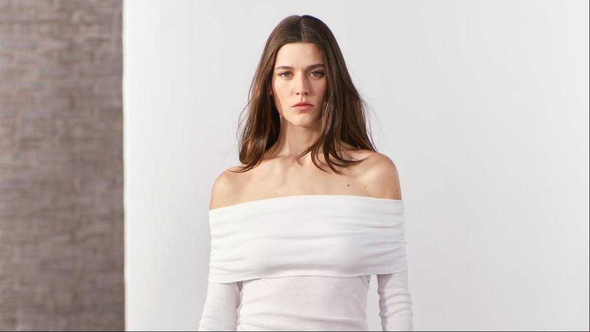 Por 20 euros: tres faldas de Zara que arrasan en rebajas y siguen disponibles