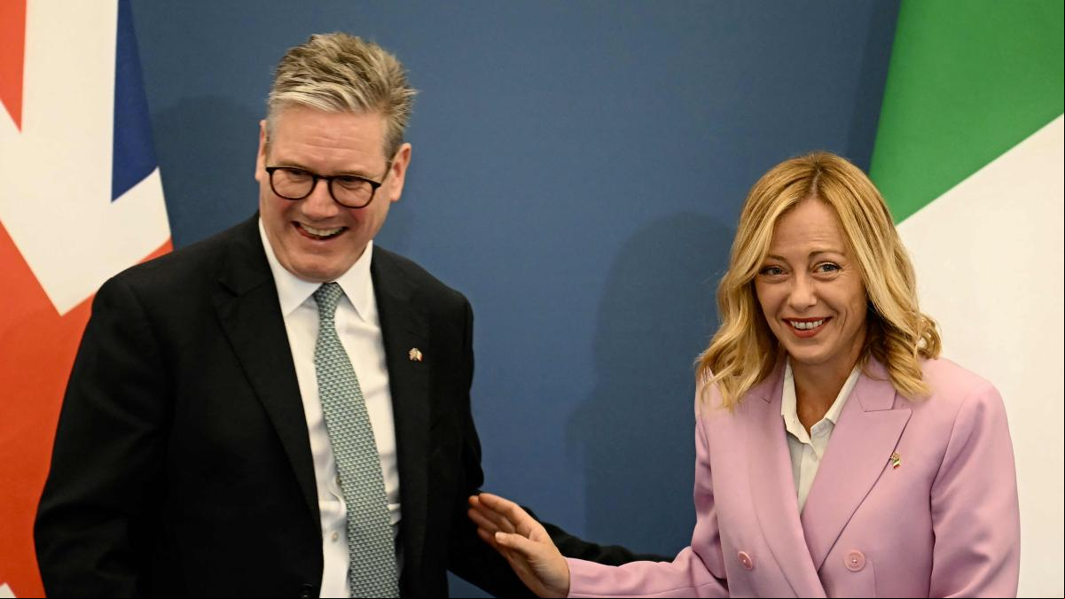 Starmer alaba los avances “notables” de Meloni en materia migratoria