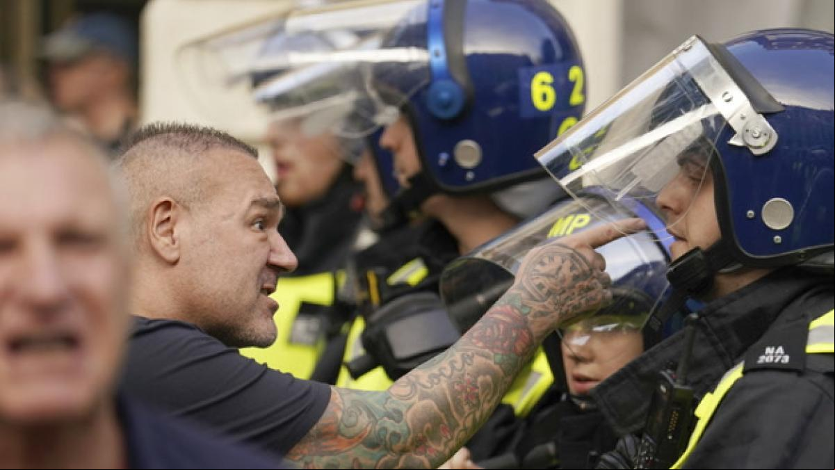El joven que apuñaló a tres niñas en Southport se enfenta a cargos por terrorismo