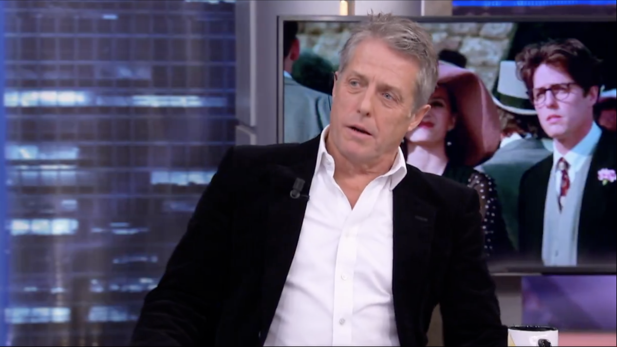 El tropiezo de Pablo Motos al tratar de desgranar su familia a Hugh Grant: “Yo llegué el último”